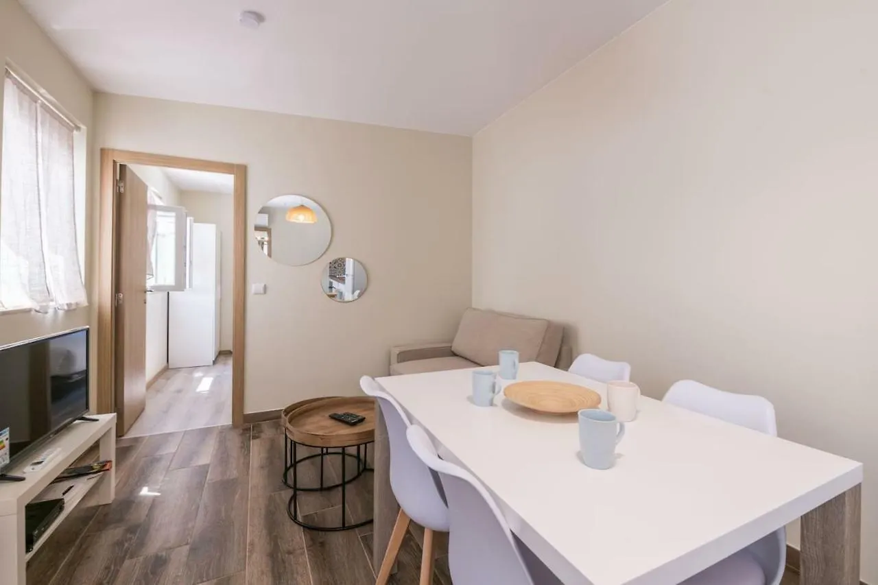 Lovelystay - Sweet Escape II - Backyard Quarteira Portugal